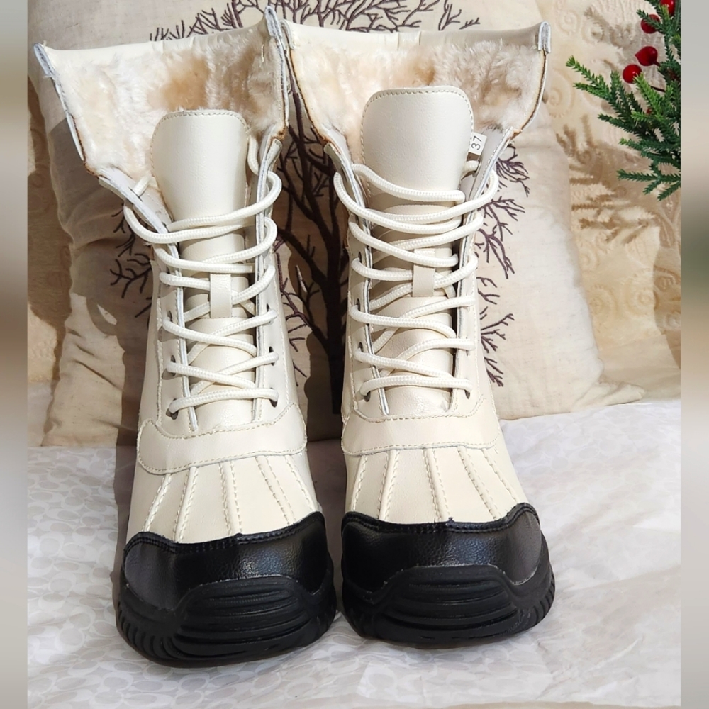 Brand new OUTDOOR Genuine upper Leather Winter boots, Beige Size 37